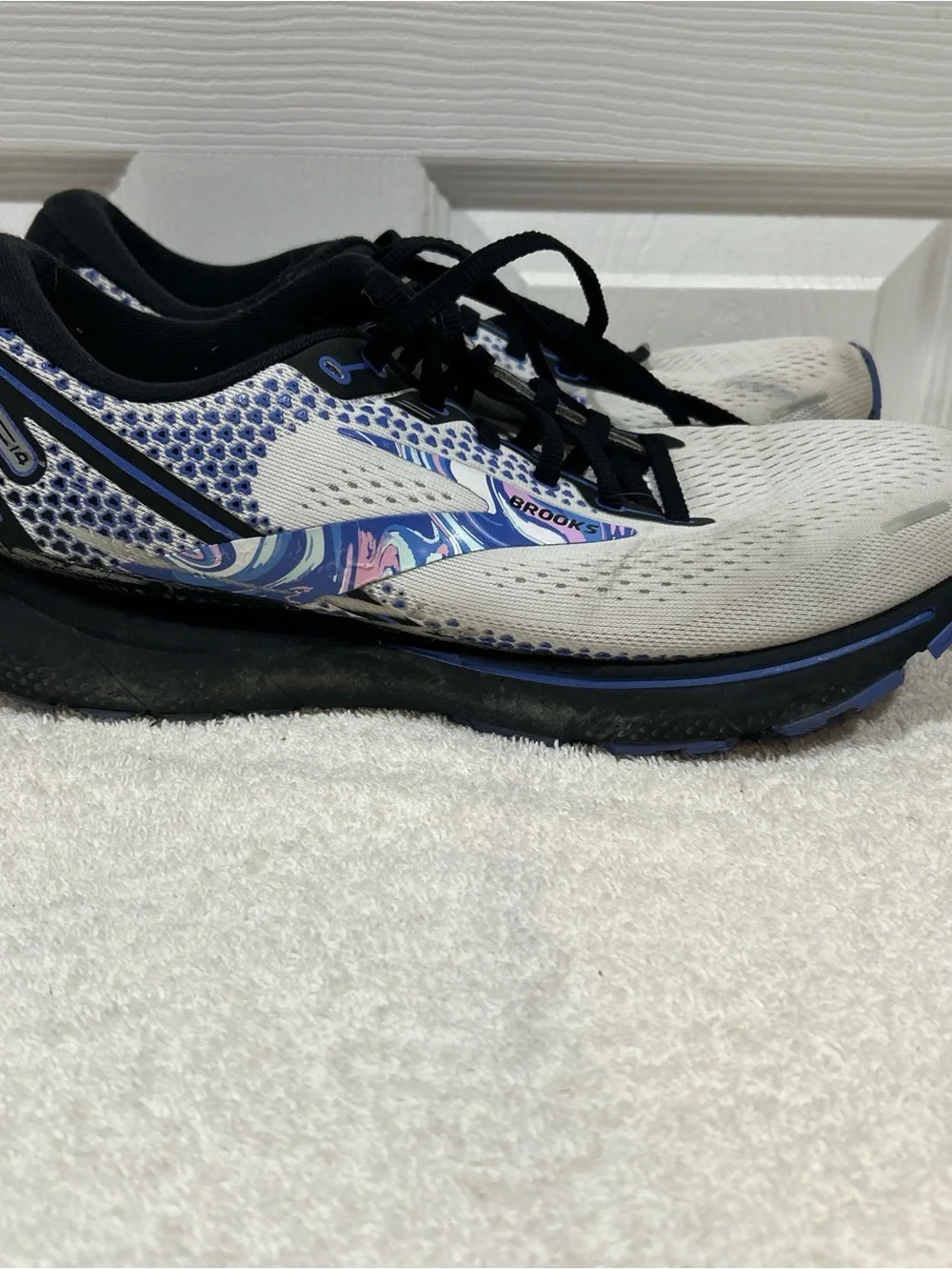 Brooks Ghost Men’s Sneakers – Size 10.5